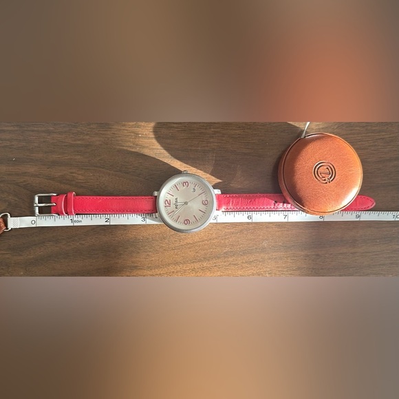 Fossil Brand Hot Pink Watch Adjustable Leather Strap Silver Watch Face Round - Picture 6 of 6
